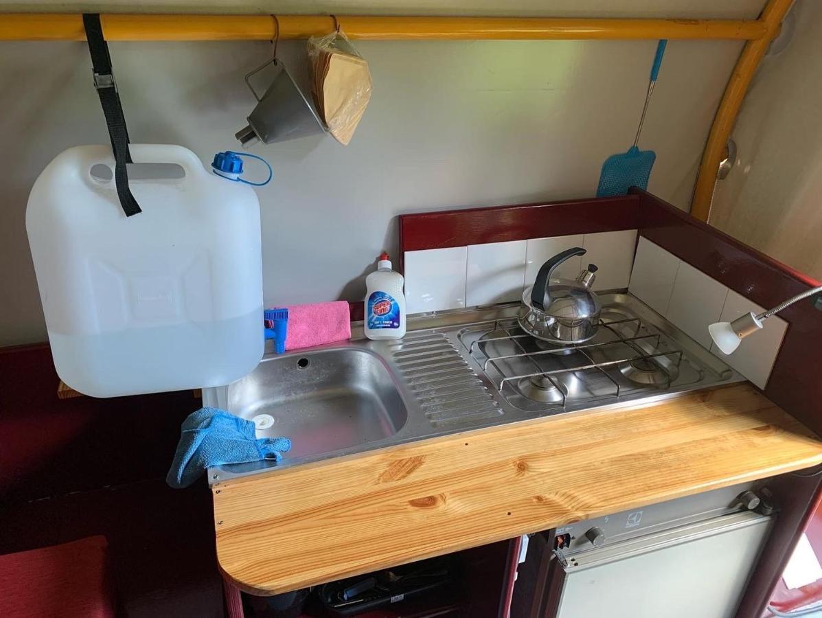 Huifkar In Landelijke Omgeving De Mersken 9 Ureterp Kültér fotó